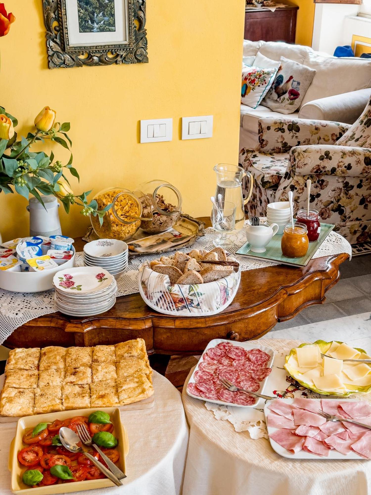 לוקה Marta Guest House מראה חיצוני תמונה